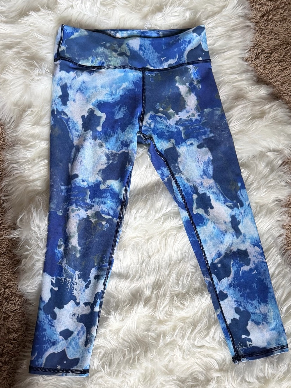 Becco Blue Marble Active Capri Leggings